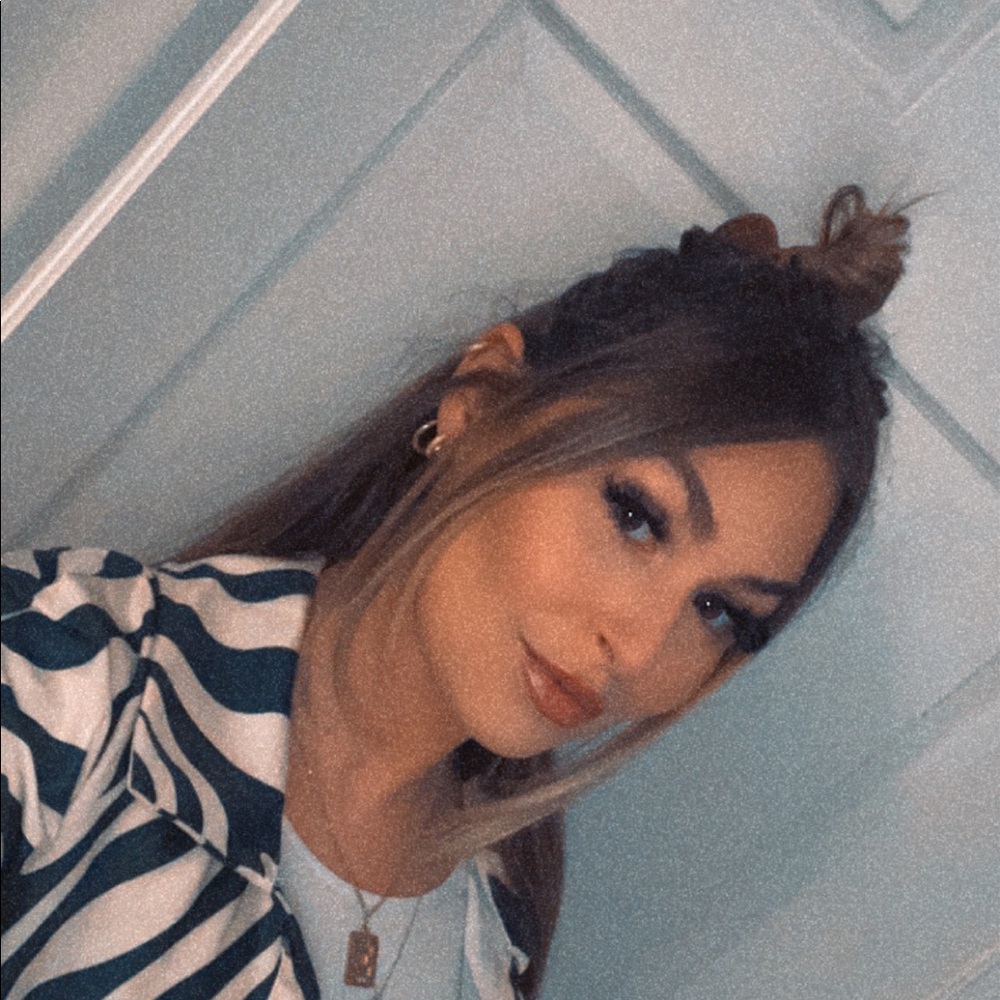 Meet your Posher, Carlee